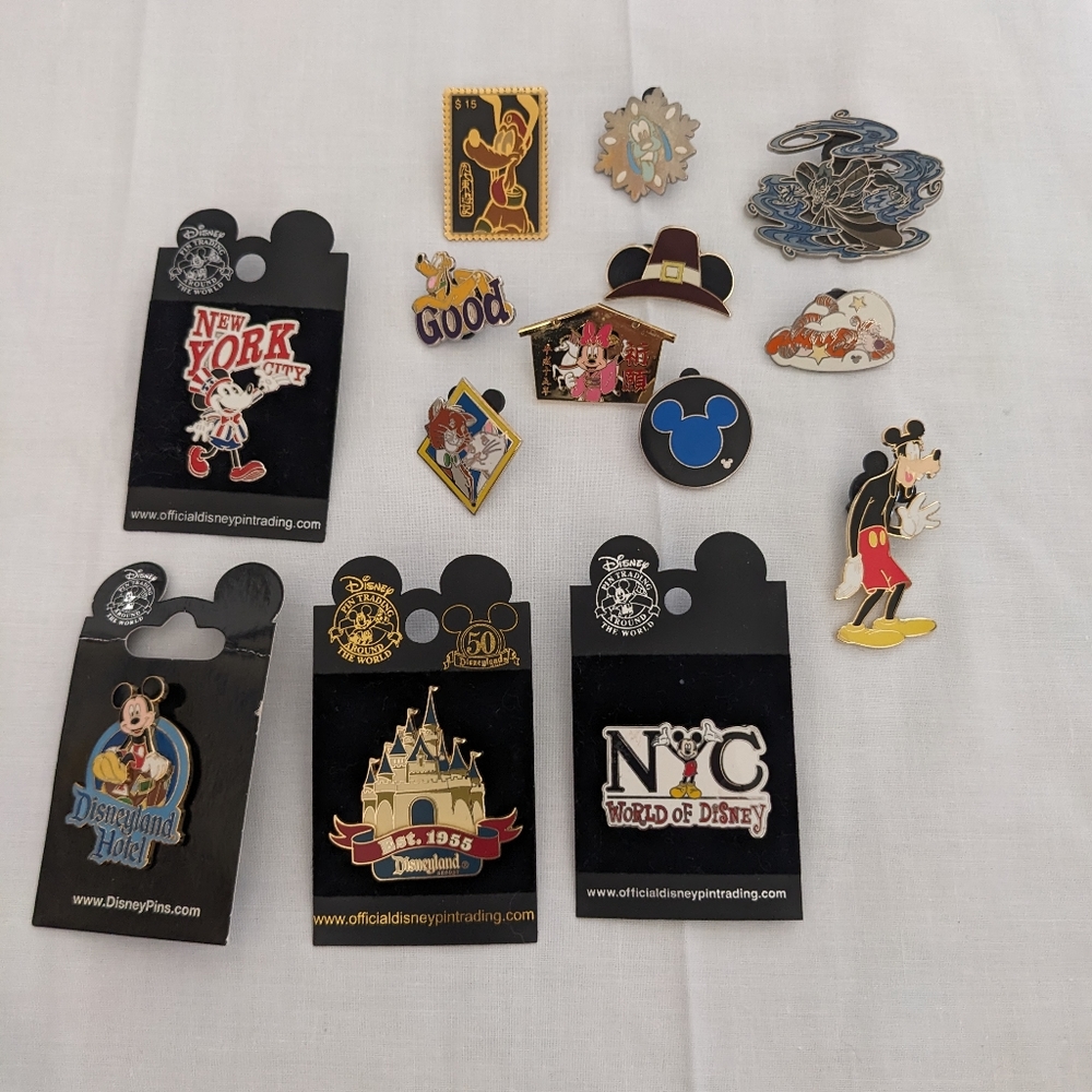 Disney pins set of 14